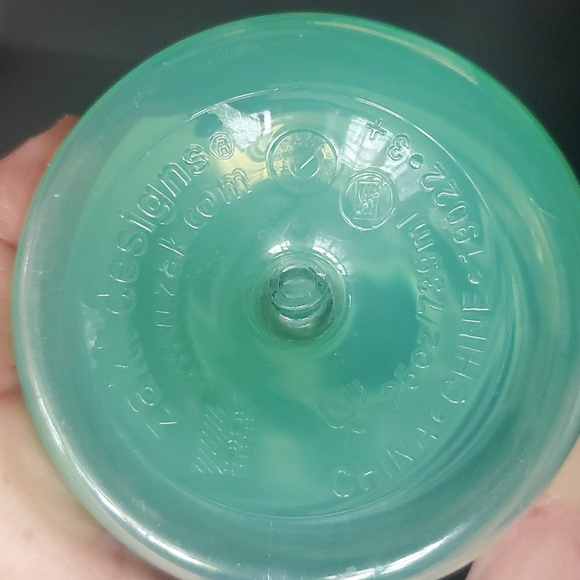 Zak! Designs Baby Yoda Grogu 25oz water bottle with snap lid - Picture 5 of 11